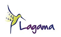 Logo mit einem stilisierten gelben und grünen Kolibri links neben dem Wort Lagama in blauer, handgeschriebener Schrift.